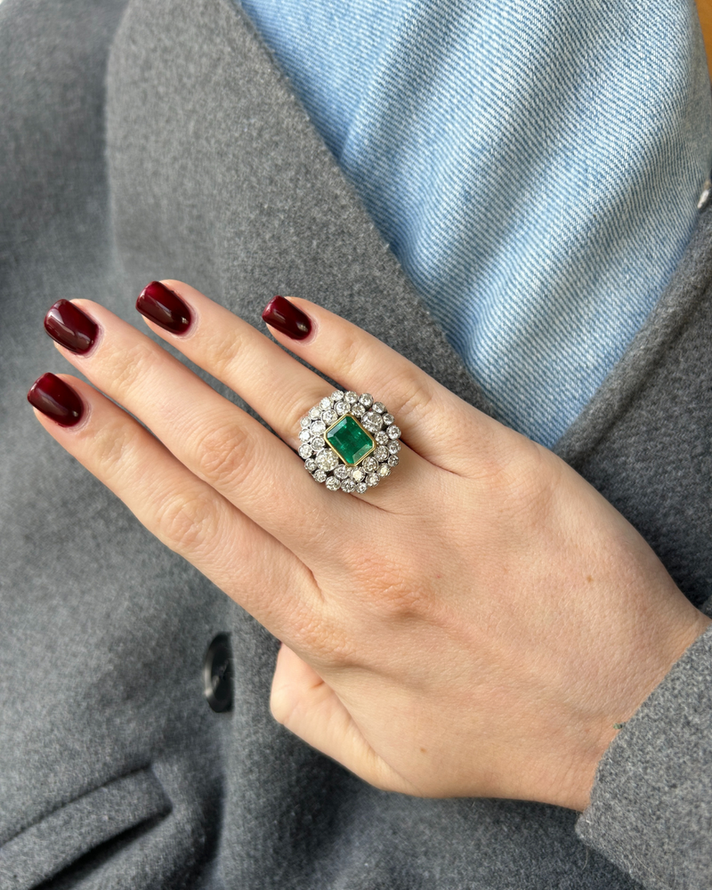 Vintage Emerald & Diamond Cluster Ring